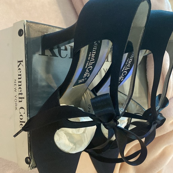 Kenneth Cole Peau De Soie evening shoe leather sole size 7 - Picture 5 of 9